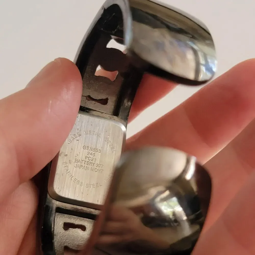 Womens Watch Black Dial Black Case Black Bangle Stainless Steel GEN553 Quartz